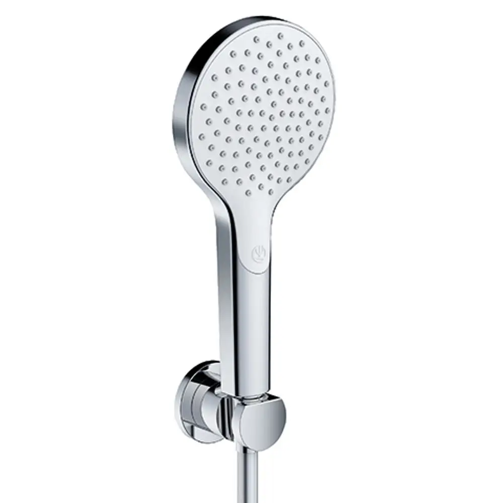 Helle, runde Brause mit glatter Oberfläche und Duschkopf mit Perforationen, montiert an einer Wandhalterung. Kludi-Design für eine funktionale Dusche.
